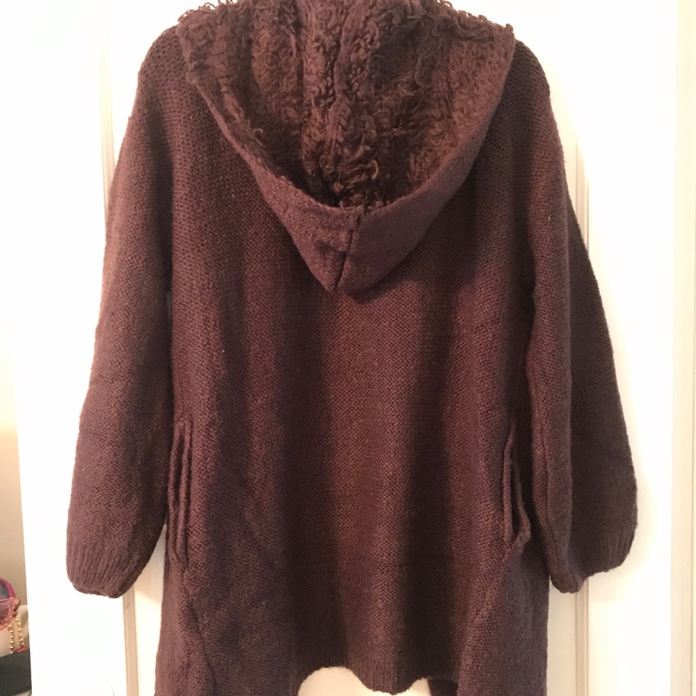 Purple/maroon warm cardigan with pockets and hood